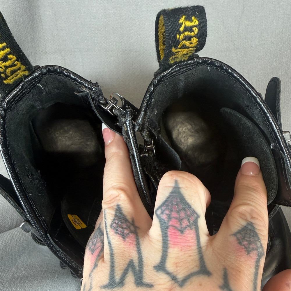 Discontinued Dr. Martens 1460 Double Buckle Smooth Leather Boots W6 M5 ALT Y2K - Picture 14 of 16